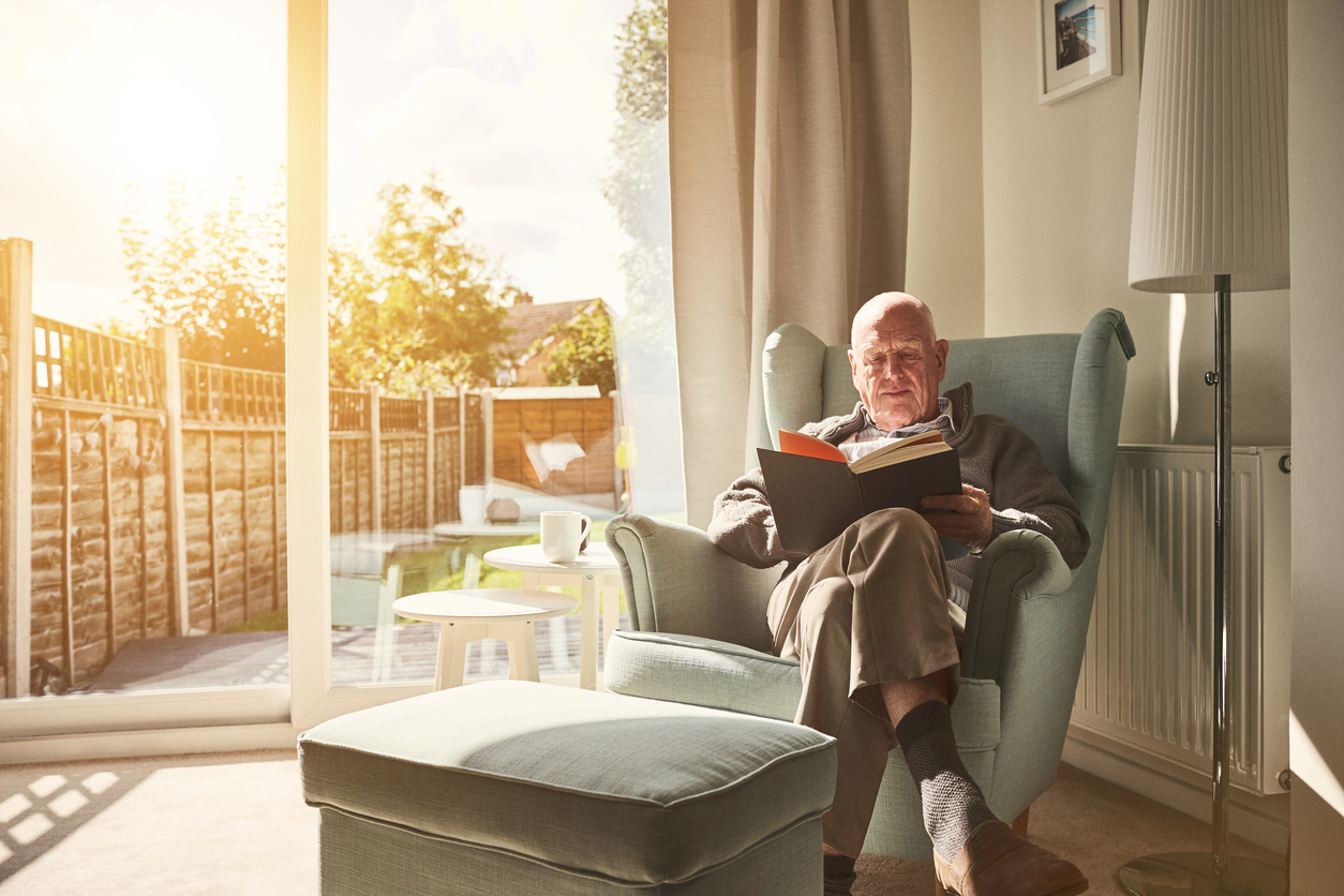 Professional housekeeping services for seniors in Burlington and Oakville